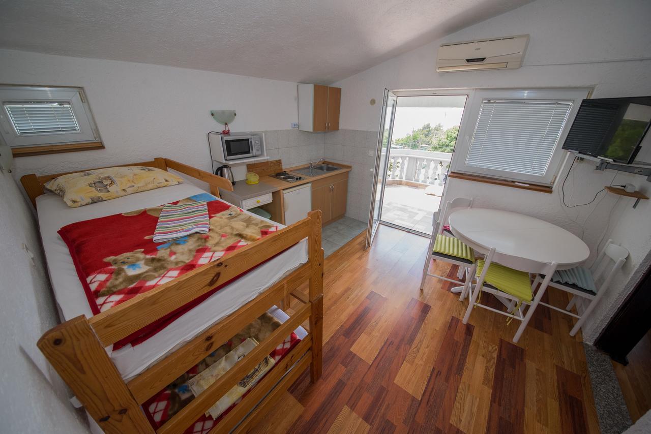 Apartment Busljeta สตารีกราด-ปาเคลนีซา ภายนอก รูปภาพ