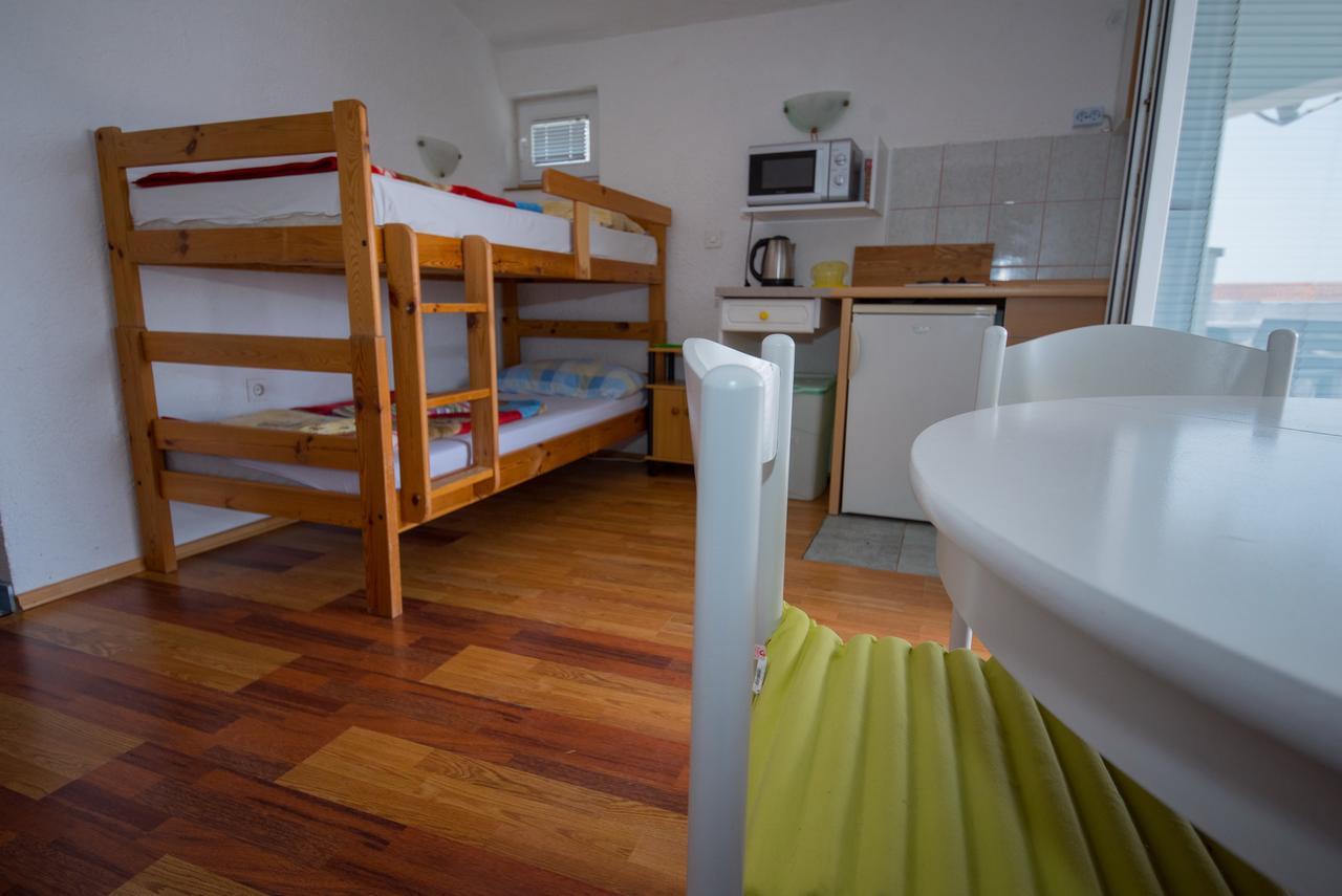 Apartment Busljeta สตารีกราด-ปาเคลนีซา ภายนอก รูปภาพ
